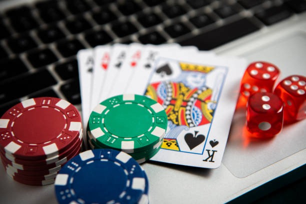 Bet type selection panel showing Big, Small, and Straight options